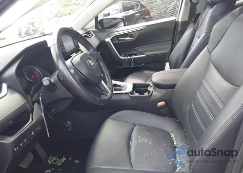 2019 Toyota Rav4 Xle Premium z USA, uszkodzony, nr VIN JTMA1RFV7KD037504